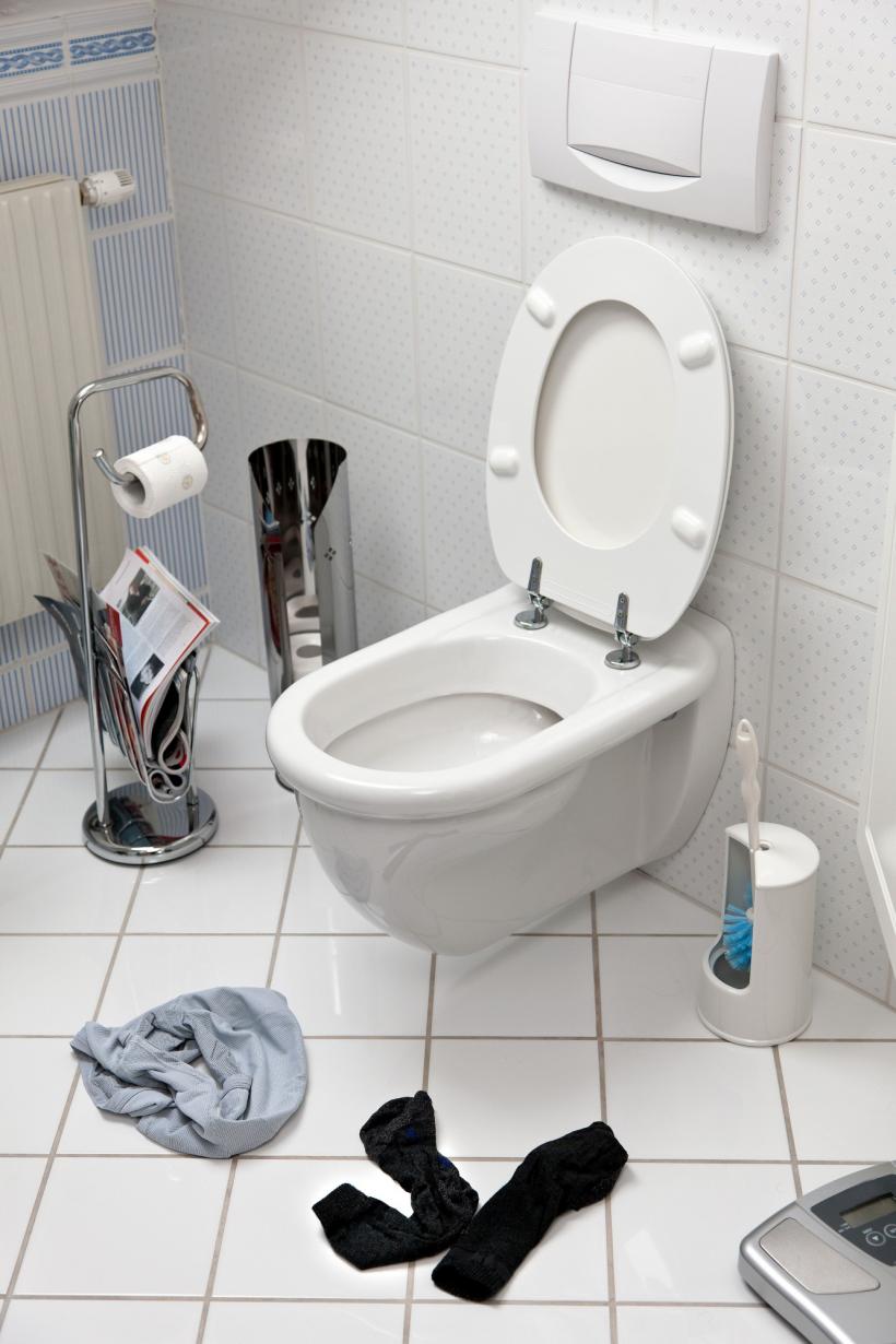 Cum elimini rapid și eficient depunerile de rugină din toaletă