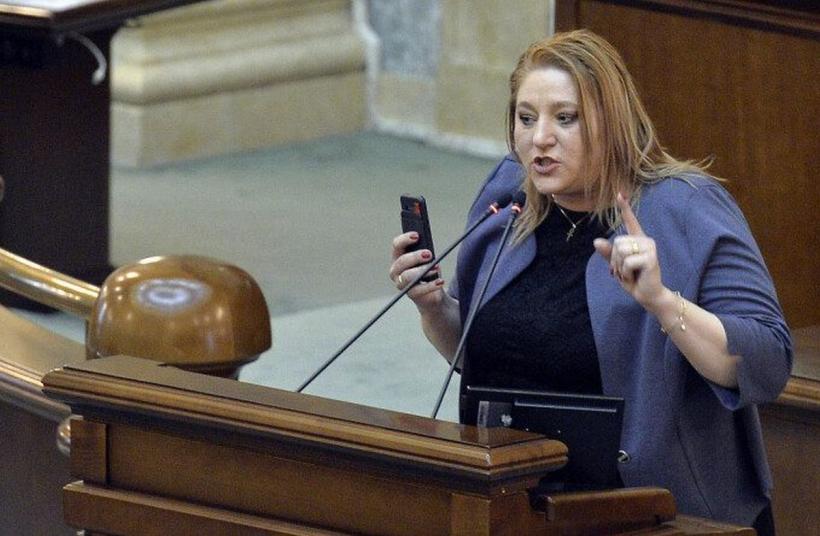 ”Șoșoacă cuceritoarea”, urmată de 4 parlamentari 18839957