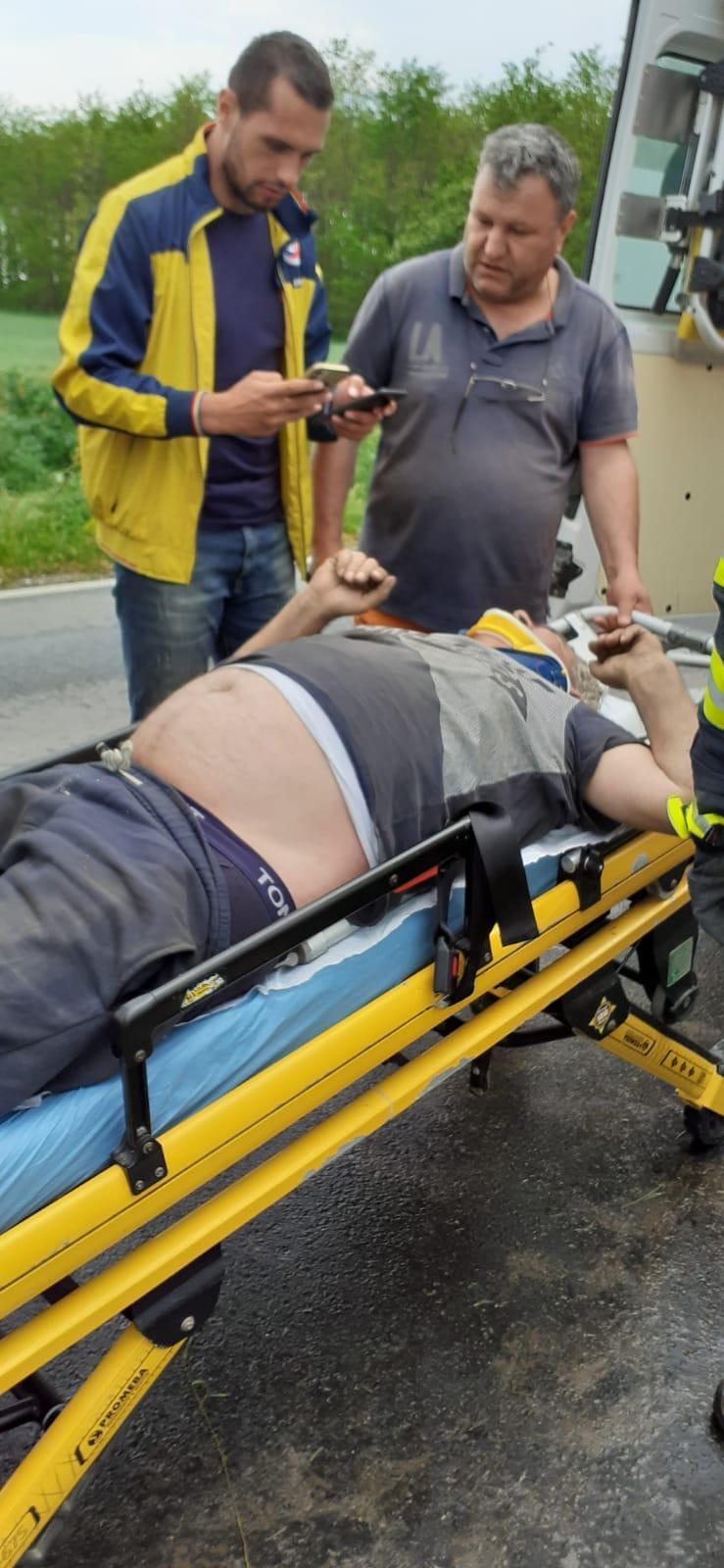 Accident pe DJ 201 B în Ialomița. Un autocamion cu remorcă, a derapat, iar remorca acestuia s-a răsturnat. O persoană a fost rănită 18840359