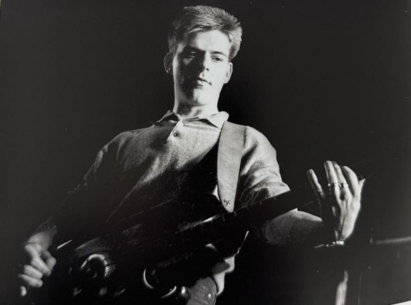 Doliu în muzică: Andy Rourke, basistul trupei rock The Smiths, a murit la vârsta de 59 de ani