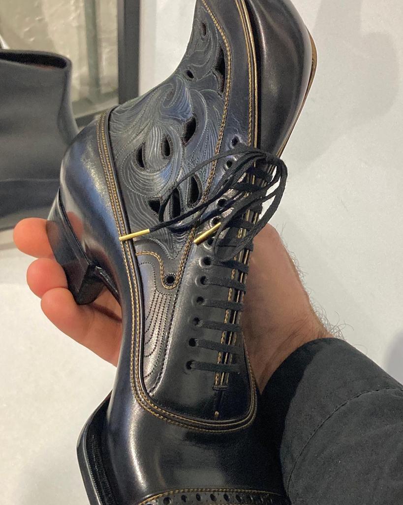 PREMIERĂ: Un român, pe podiumul World Championship of Shoemaking. A creat unul din cei mai frumoși pantofi văzuți vreodată 18840205