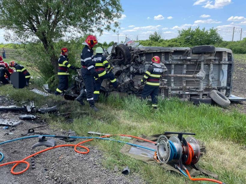 Accident grav cu 3 mașini în județul Neamț! Trei persoane au murit. A fost activat Planul Roșu de Intervenție 18840728