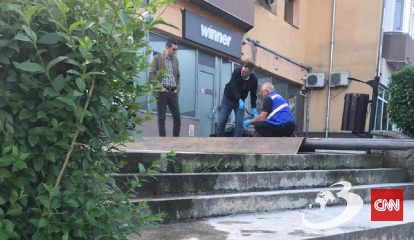 Un bărbat și-a dat foc lângă un liceu din Râmnicu Vâlcea! 18840900