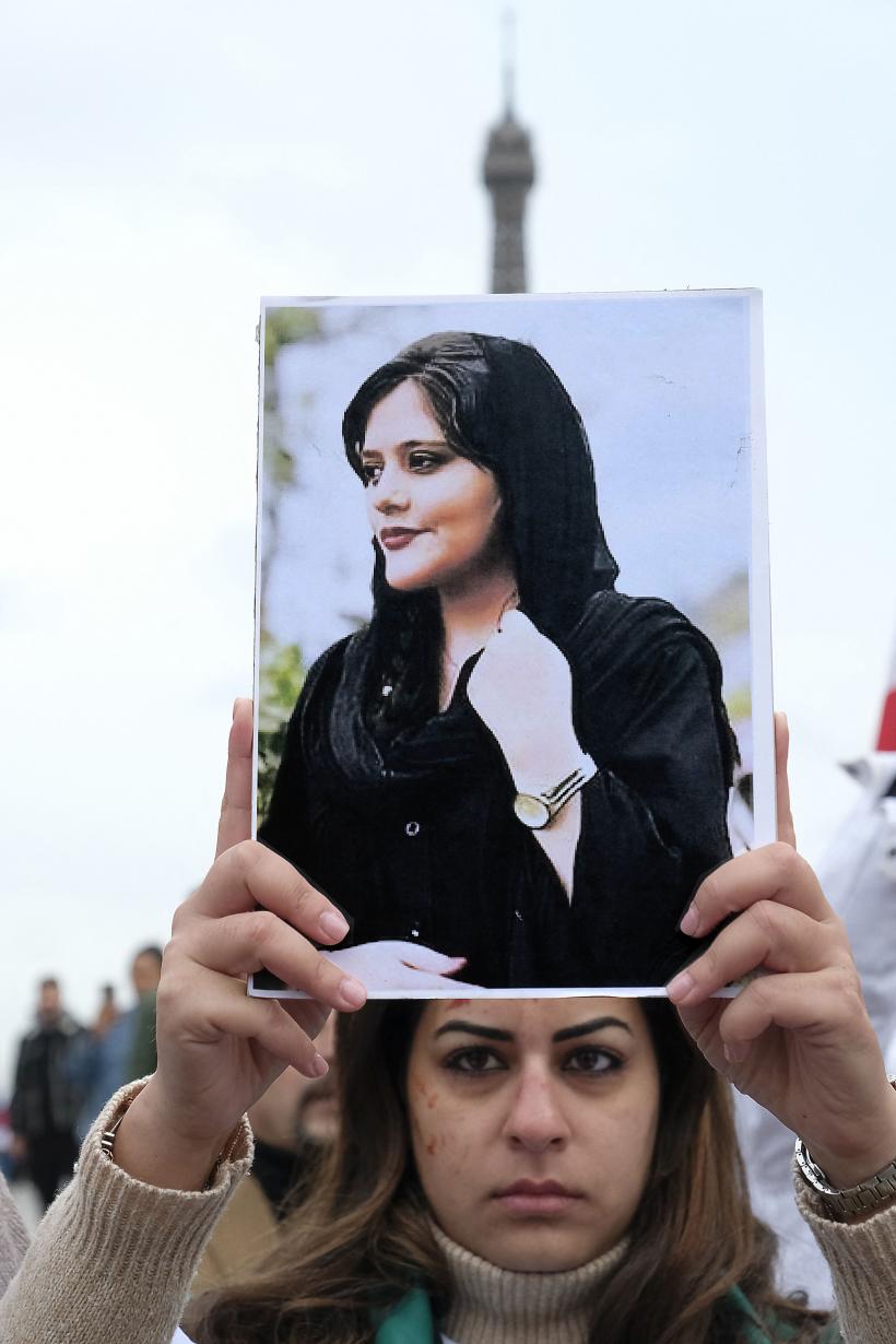 Durere în Iran: mormântul tinerei Mahsa Amini, care a declanșat uriașele proteste, a fost vandalizat 18840965