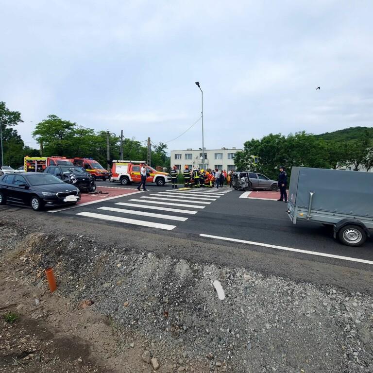Accident grav în Cluj. Trei persoane au ajuns la spital 18841106