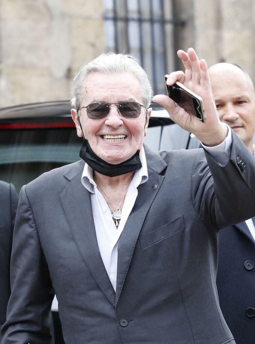 Fiul nelegitim al lui Alain Delon s-a stins din viață. Fotograful a avut o viață tragică 18841109