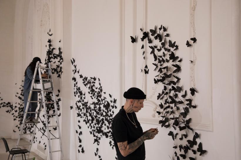 Muzeul Național de Artă Contemporană lansează joi noul sezon expozițional. Instalația vedetă: Black Cloud 18841269