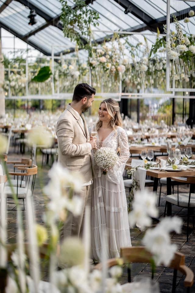 De vis! Cea mai așteptată nuntă din showbiz-ul românesc: Gina Pistol şi Smiley s-au căsătorit 18841751