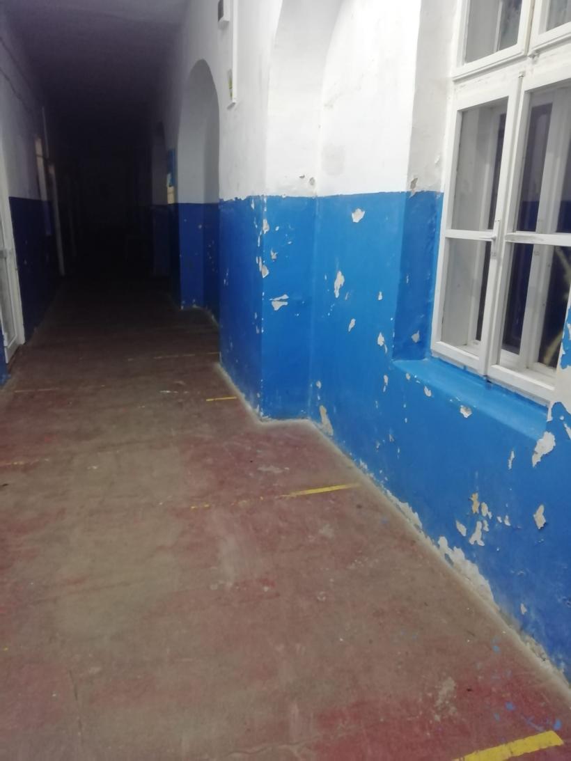 O profesoară din Cluj arată condițiile din școala unde predă: "Mi-am amenajat sala pe banii mei. Nu m-am gandit la familie!" 18841938