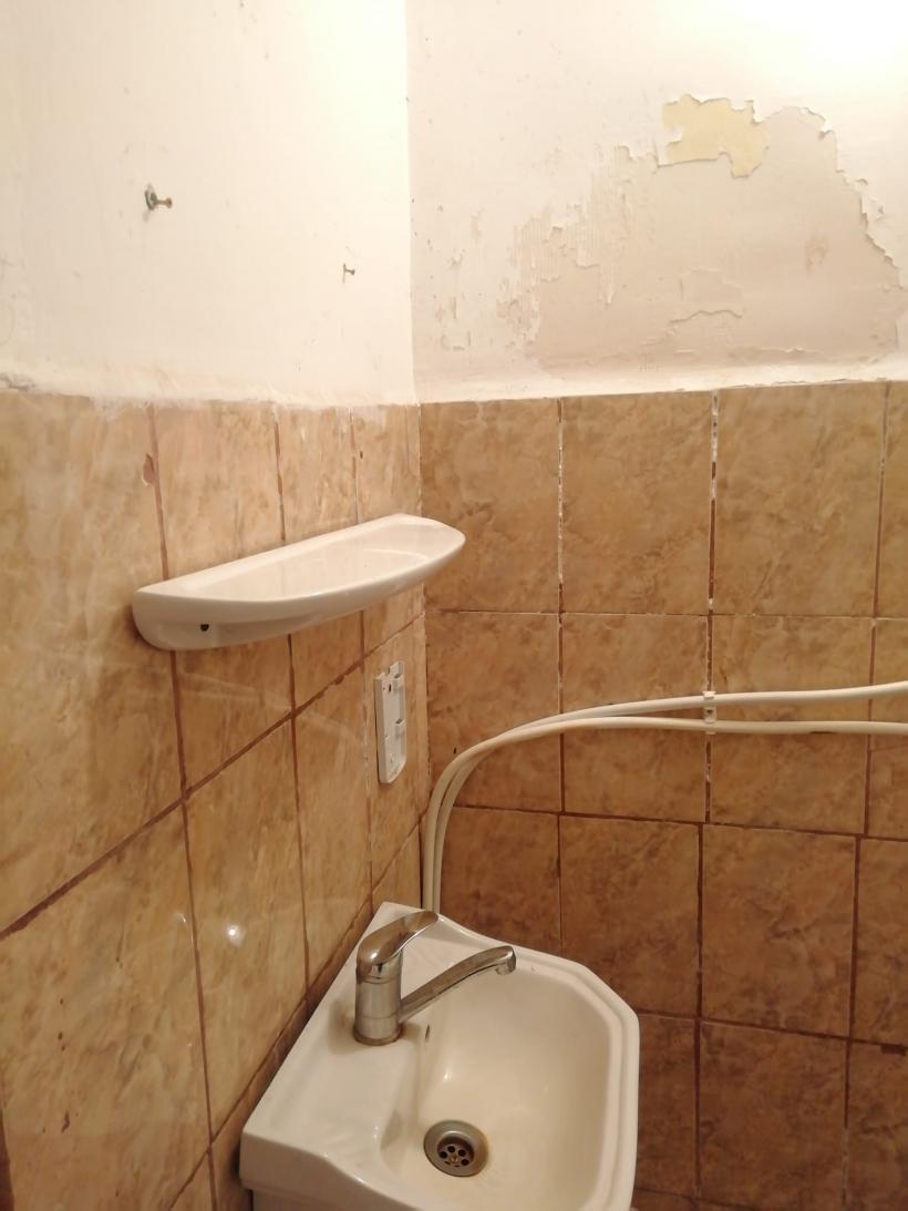 O profesoară din Cluj arată condițiile din școala unde predă: "Mi-am amenajat sala pe banii mei. Nu m-am gandit la familie!" 18841944