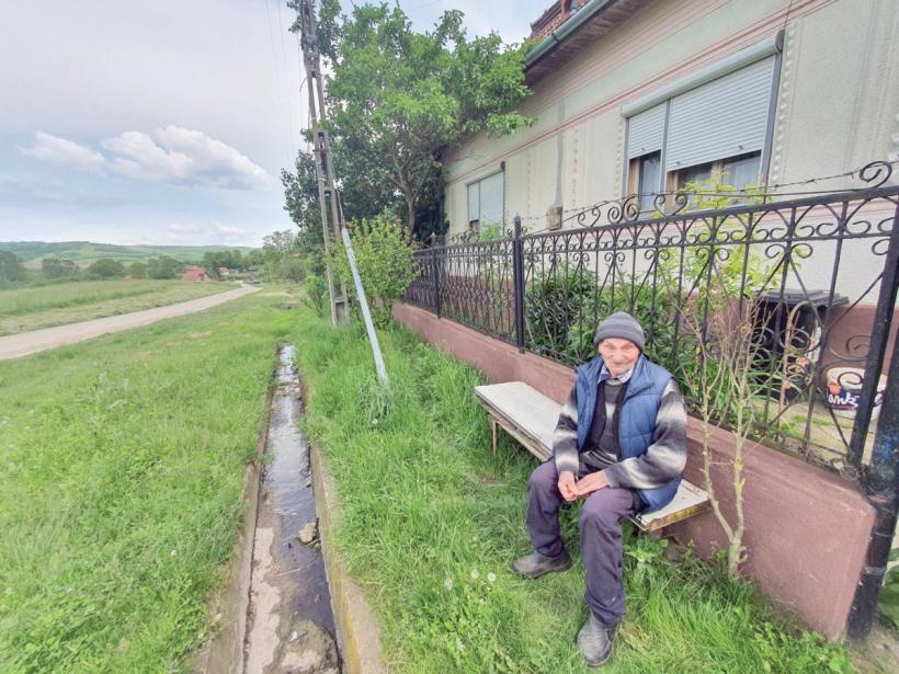 Țara care își lasă eroii să trăiască din „Diplome de onoare”: Recunoștință veșnică, în format A4 18841863