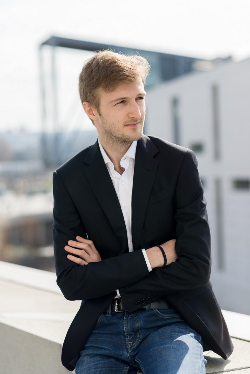 Din Canada la București: ANDREI FEHER dirijează Mozart/R.Strauss/Wagner la Sala Radio 18842122