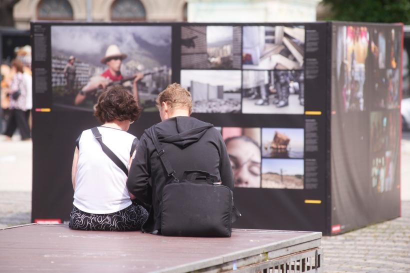 Minivacanța de 1 iunie sărbătorită la „Străzi deschise – Bucureşti” cu evenimente în aer liber și plimbări pietonale în cartierul Rahova şi pe Calea Victoriei. 18842199