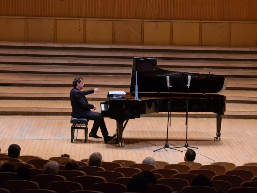 Turneul extraordinar Pianul Călător 13 al pianistului Horia Mihail s-a încheiat la Sala Radio din București 18842604