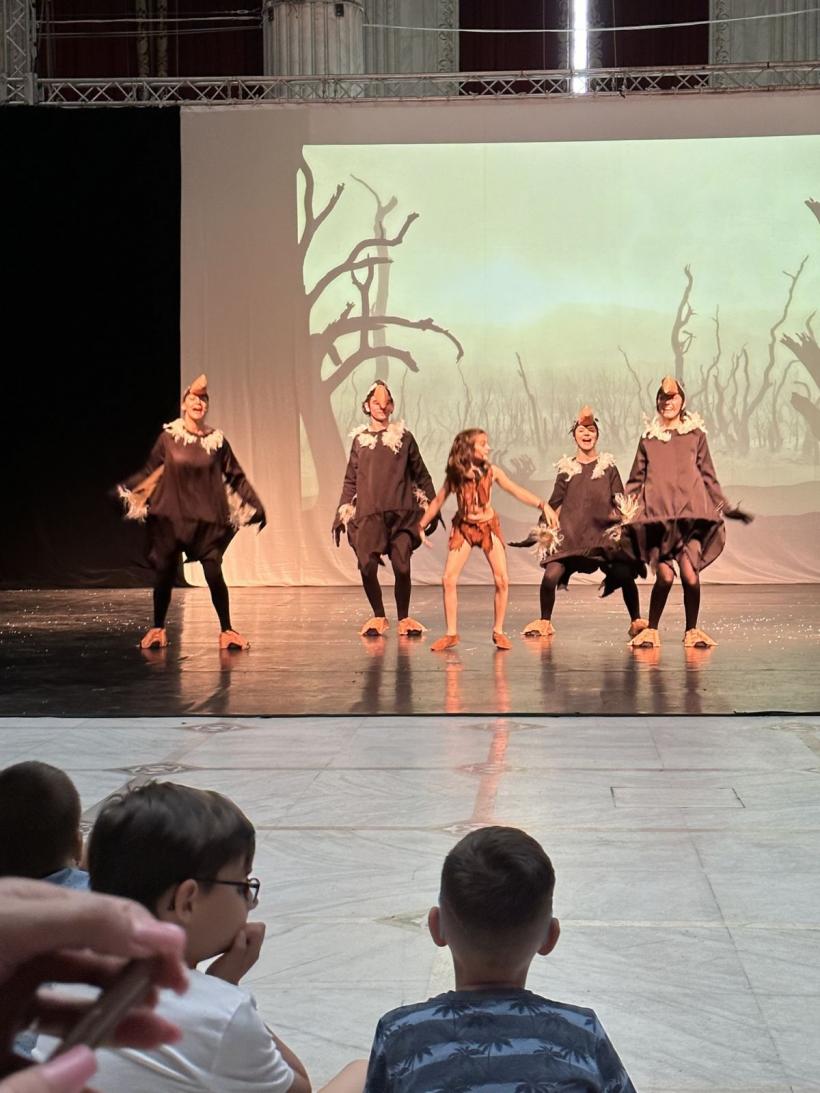 Peste 30.000 de copii au vizitat de 1 iunie Palatul Parlamentului 18842634