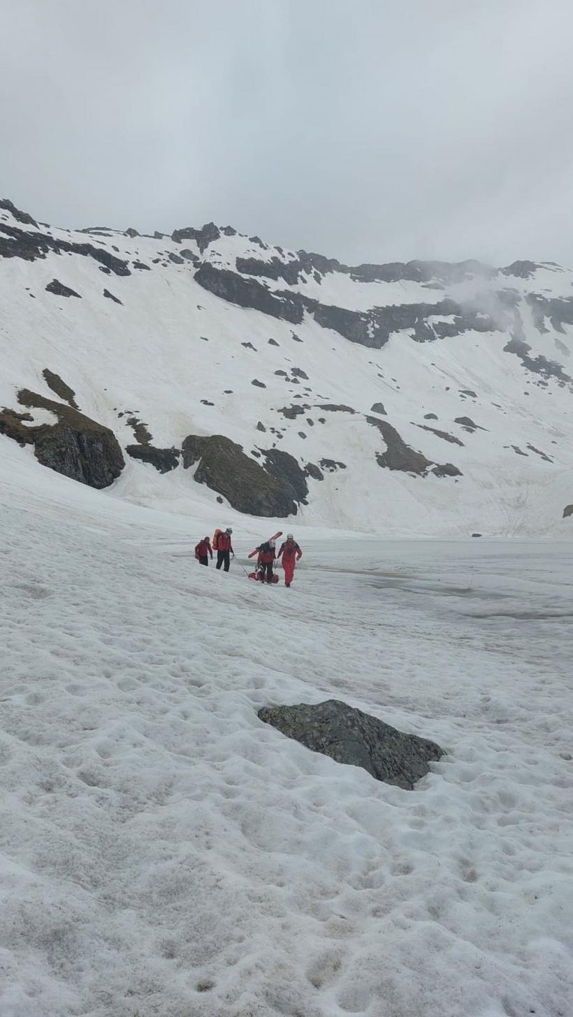 Femeie rănită după ce a alunecat pe zăpadă la Bâlea Lac 18842764