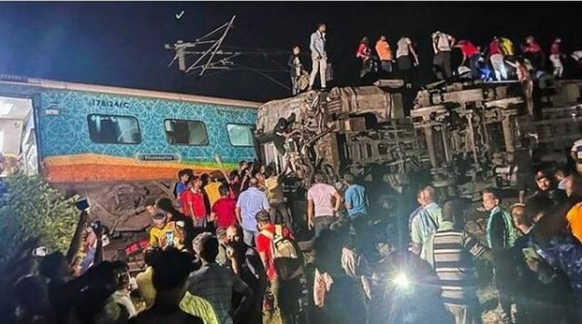 Accident feroviar în India. Zeci de persoane au murit, aproape 200 sunt rănite