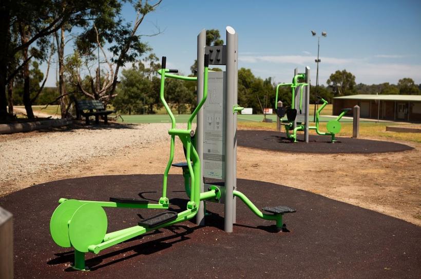 Primăria Constanța a prevăzut totul: tragi de fiare de 400.000 setul, te odihnești pe bănci de 3.000 bucata 18842592