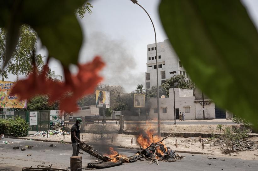 Proteste violente în Senegal: mai multe persoane au murit. Facebook, Instagram, Messenger, Telegram, TikTok, WhatsApp și YouTube au fost închise