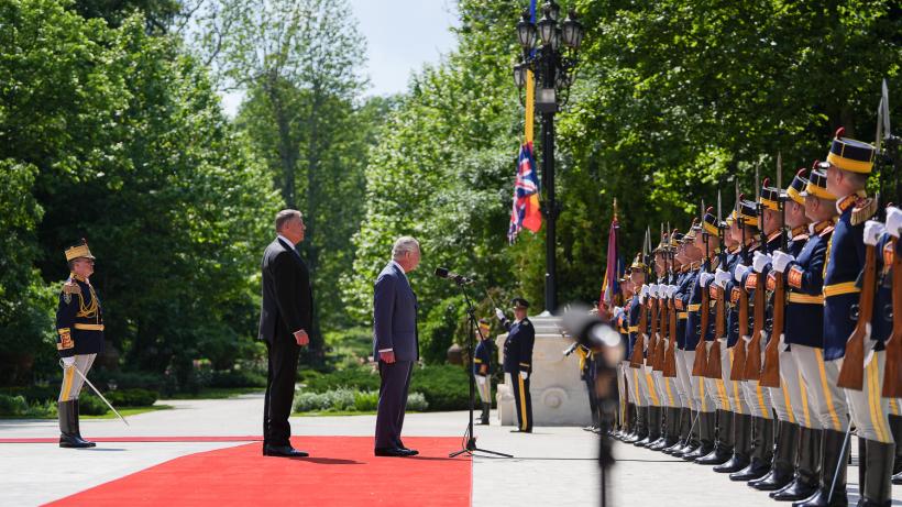 Regele Charles al III-lea a ajuns la Valea Zălanului. El s-a îmbrățișat cu localnicii 18842778
