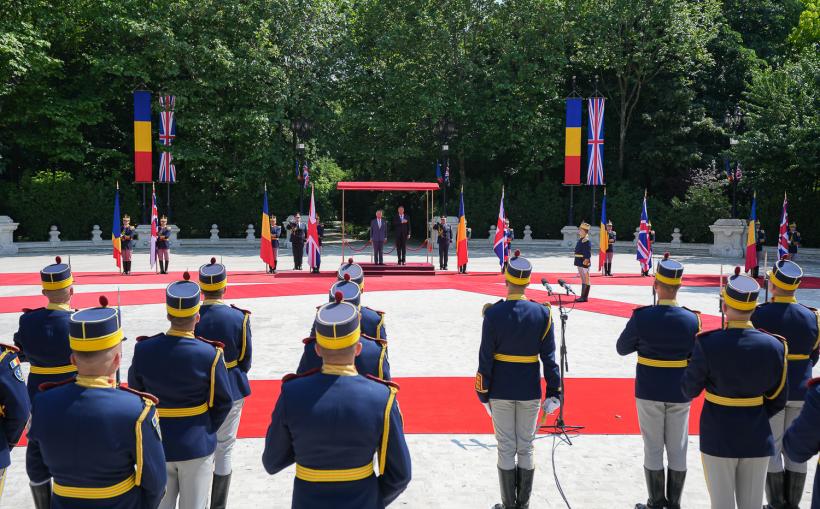 Regele Charles al III-lea a ajuns la Valea Zălanului. El s-a îmbrățișat cu localnicii 18842782