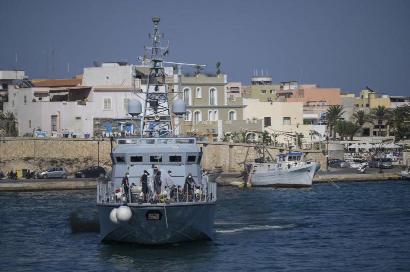 Nave de salvare germane, sechestrate în Italia din cauza încălcării legii migrației 18842840