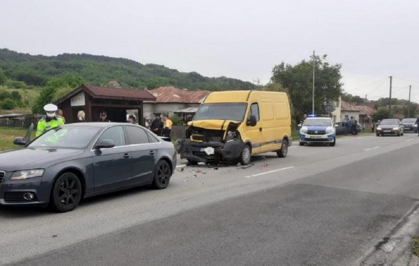 Accident cumplit pe o șosea din Vâlcea