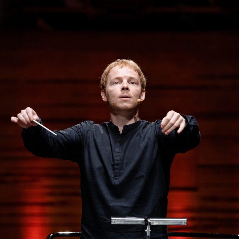 Alexandru Tomescu - protagonist al concertului dirijat de Dmitry Matvienko 18842954