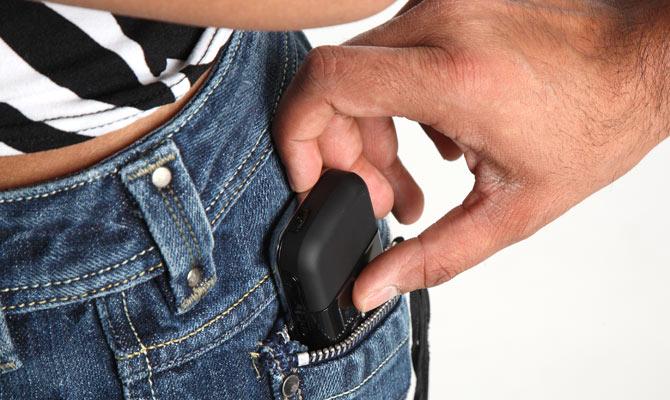 Ghinion! Hoț dat în urmărire, prins de două ori la rând, de aceeași tânără polițistă, în Vama Veche 18842984