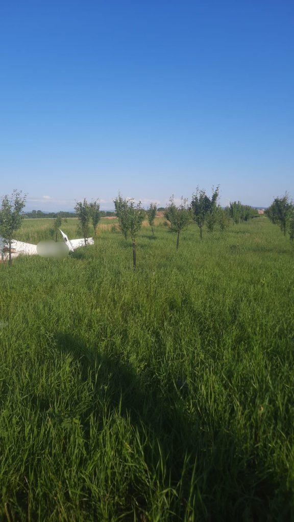 Un planor s-a prăbușit lângă Aerodromul Ineu. Pilotul a murit 18843087