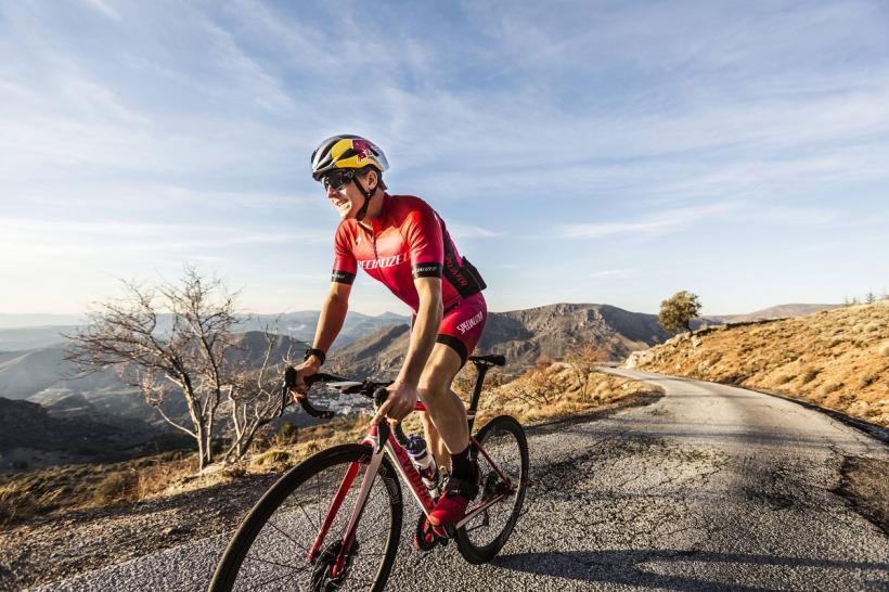 Tragedie la triatlonul din Hamburg. Un motociclist a murit, după o coliziune cu un biciclist  18843031