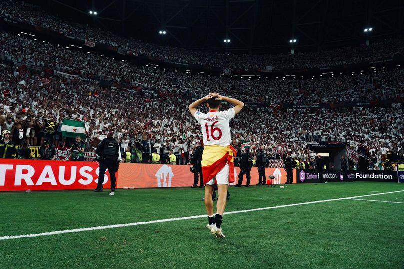 Jesus Navas a fost desemnat jucătorul sezonului în Europa League 18843090