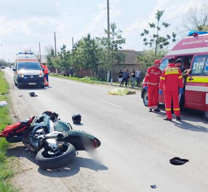 Trei persoane rănite după ce un pieton a fost lovit de o motocicletă