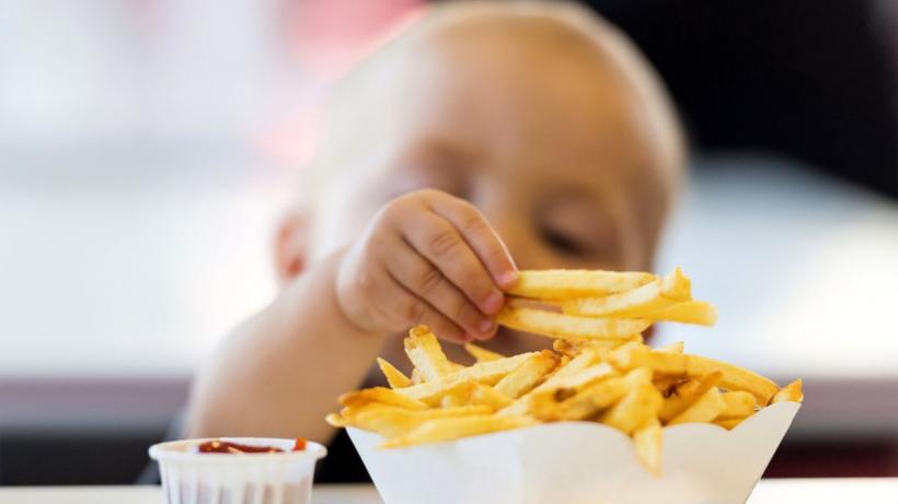 Ce spun kilogramele în plus la copii  18843214