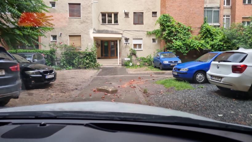 Pompierii intervin în teren după cutremurul de 5.3 din Arad: oamenii s-au speriat și au ieșit pe străzi 18843459