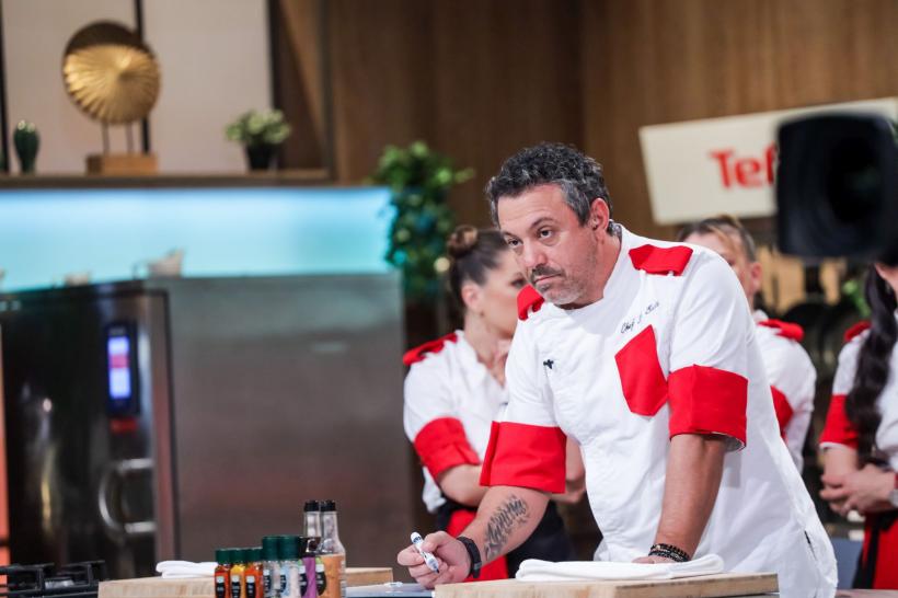 Chefi la cuțite, lider de piață cu ediția în care a avut loc prima dublă eliminare a sezonului. Bătălie crâncenă, diseară, în bucătăria show-ului: Bontea și Scărlătescu aruncă-n joc două amulete grele simultan 18843532