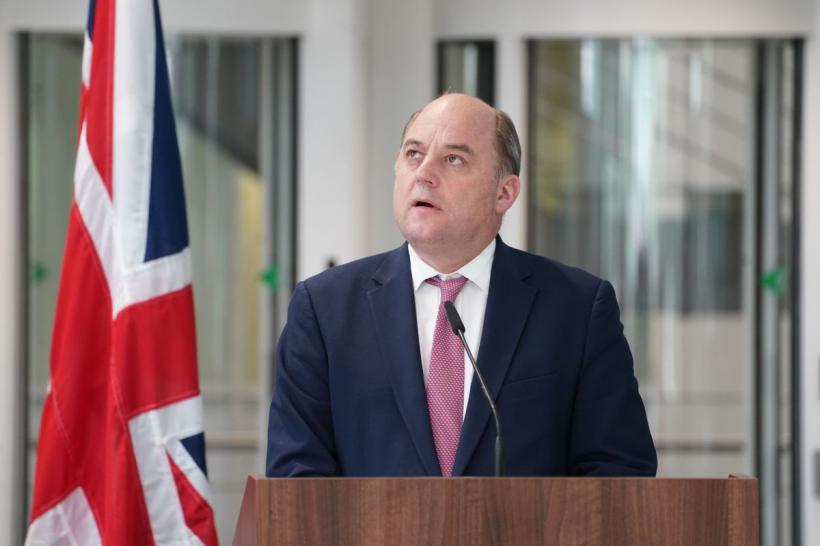 Un radical anti-Moscova și patru femei, în bătălia pentru șefia NATO 18843608