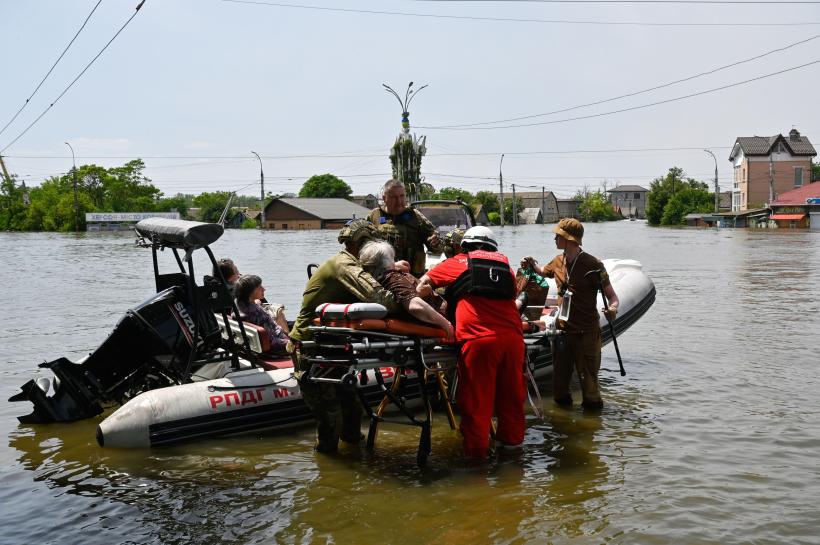 Risc de holeră și alte boli transmise prin apă în Ucraina, după distrugerea Barajului Kahovka 18843898