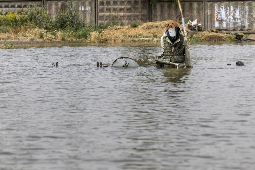 Risc de holeră și alte boli transmise prin apă în Ucraina, după distrugerea Barajului Kahovka 18843901