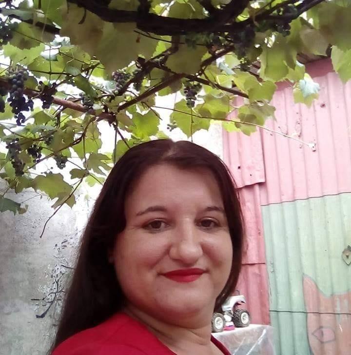 Mama copilei de 12 ani ucisă cu sălbăticie a ajuns în România: Sunt nevinovată! Luni seara am auzit că au găsit-o moartă la mine în pat.  18843877