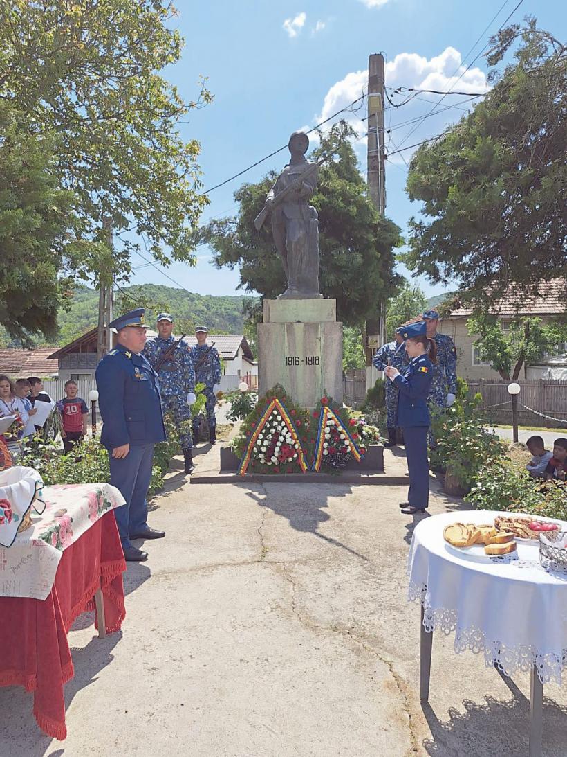 Preotul nostru, prietenul nostru 18843752