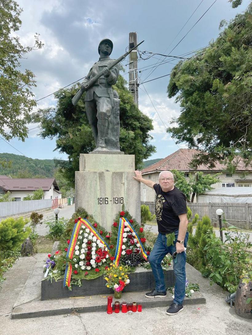 Preotul nostru, prietenul nostru 18843756