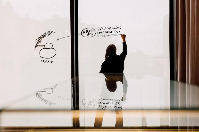 Una dintre cele mai ample expoziții de artă românească din ultimii ani prezentată în afara țării se deschide la Kunsthalle Praga 18844018