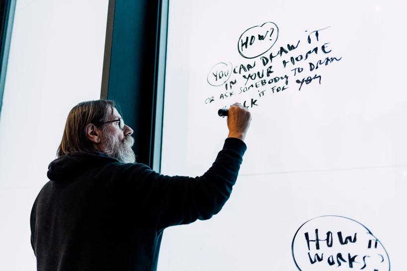 Una dintre cele mai ample expoziții de artă românească din ultimii ani prezentată în afara țării se deschide la Kunsthalle Praga 18844019