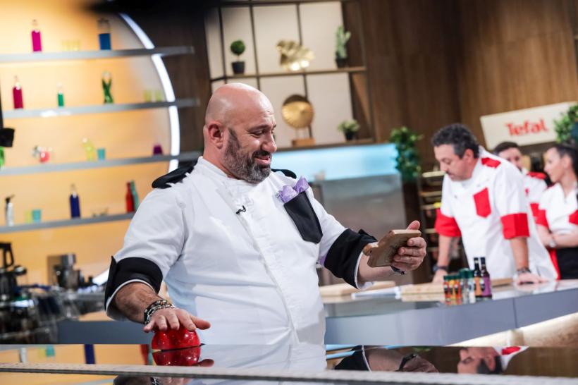 Ciocnirea amuletelor, diseară, la Chefi la cuțite: ce fac Chefii pentru a impresiona juriul alcătuit din distribuția serialului Lia 18844345