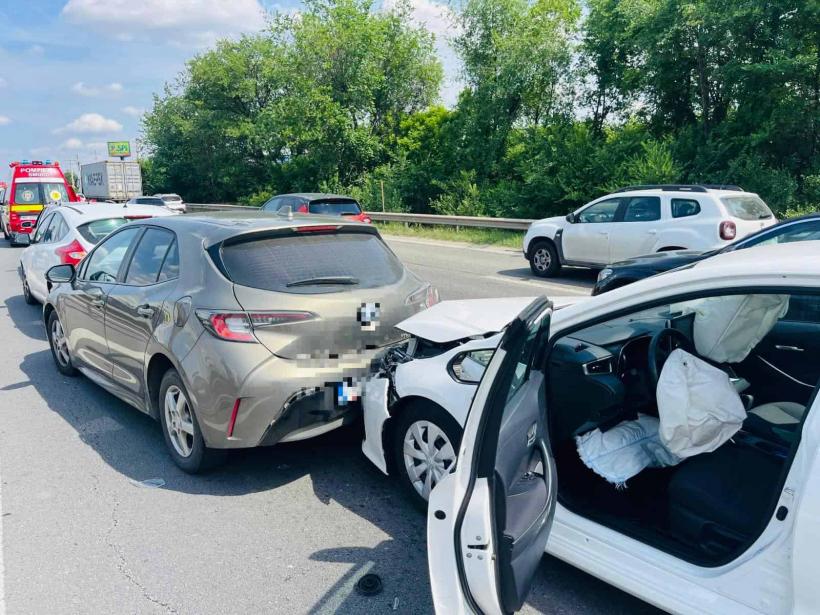Accident cu 5 mașini pe A1, la intrarea în Capitală. Traficul este restricționat 18844646