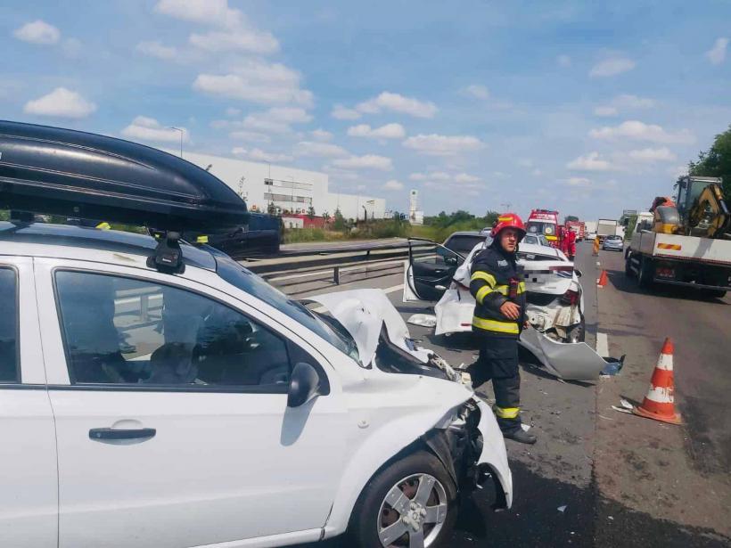Accident cu 5 mașini pe A1, la intrarea în Capitală. Traficul este restricționat 18844647