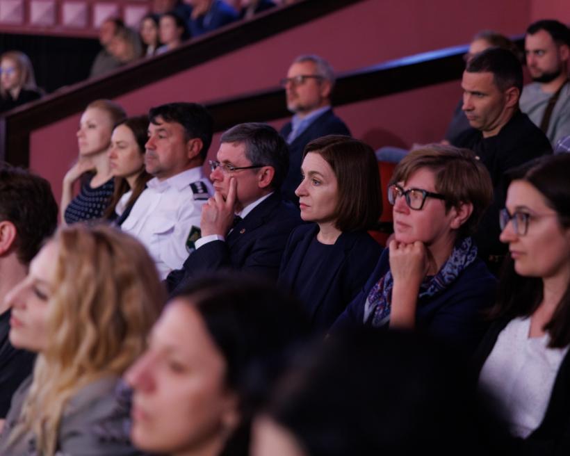 Maia Sandu, emoționată la premiera filmului „Drumul Războiului. Irpin”, realizat în Ucraina:  o vie și cutremurătoare mărturie a atrocităților  18844699