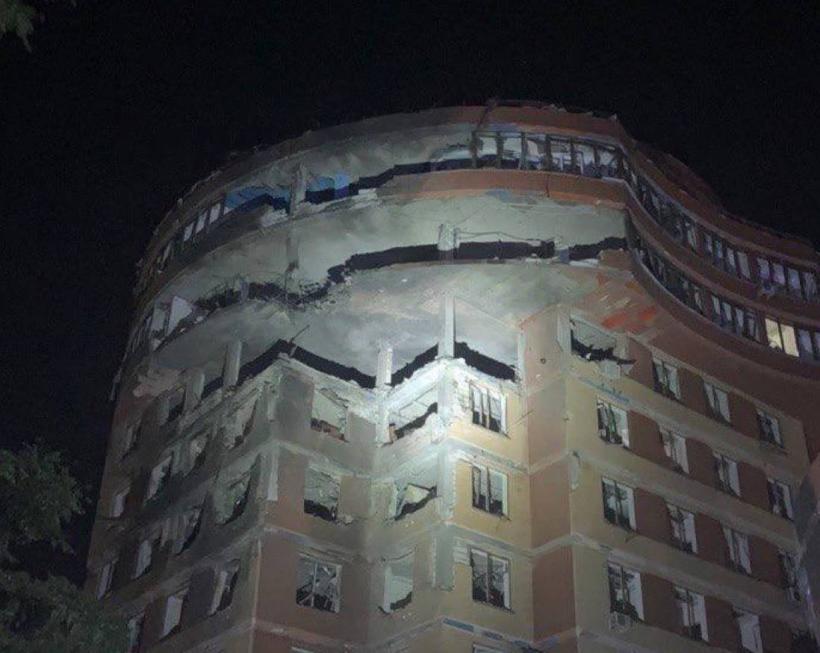 Război în Ucraina, ziua 476. Portul Odesa de la Marea Neagră a fost atacat cu rachete 18844723