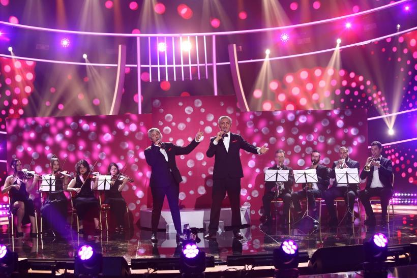 O singură piesă şi trei transformări pentru un loc în marea finală Te cunosc de undeva! Mihai Petre: „Ce semifinală, ce alegeri interesante ați făcut!“ 18844766